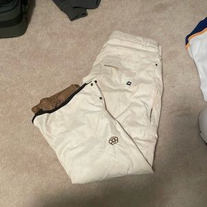Women’s small snowboarding pants. Brand is 686. Been worn a few times.